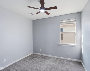 3917 Desert Bluff Drive - Photo Thumbnail 27