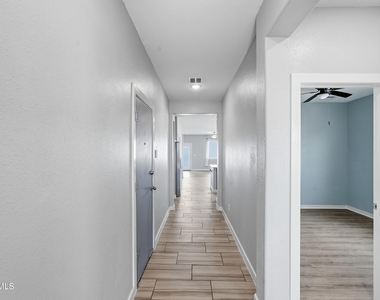 3917 Desert Bluff Drive - Photo Thumbnail 12