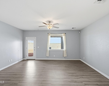 3917 Desert Bluff Drive - Photo Thumbnail 23