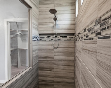 3917 Desert Bluff Drive - Photo Thumbnail 16