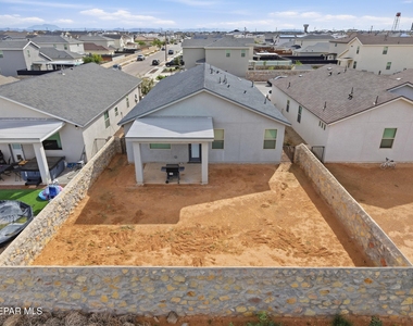 3917 Desert Bluff Drive - Photo Thumbnail 2