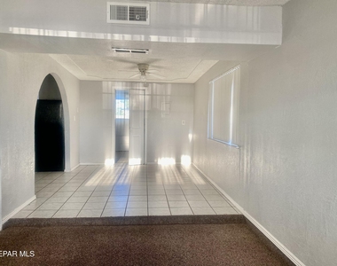 8210 Marfil Drive - Photo Thumbnail 23