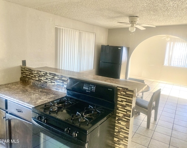 8210 Marfil Drive - Photo Thumbnail 22