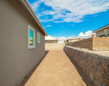 4980 Rose Elise Street - Photo Thumbnail 32