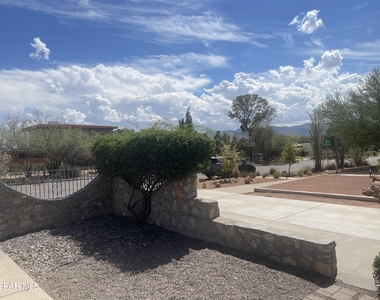 609 E Robinson Avenue - Photo Thumbnail 42
