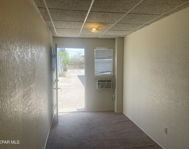 609 E Robinson Avenue - Photo Thumbnail 36