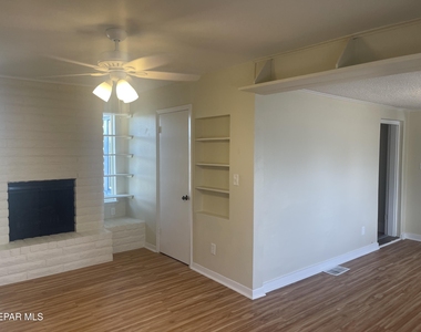 609 E Robinson Avenue - Photo Thumbnail 19