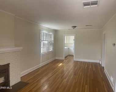 609 E Robinson Avenue - Photo Thumbnail 10