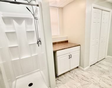 53 Moulthrop Street - Photo Thumbnail 5
