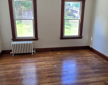 79 Robbins Street - Photo Thumbnail 4