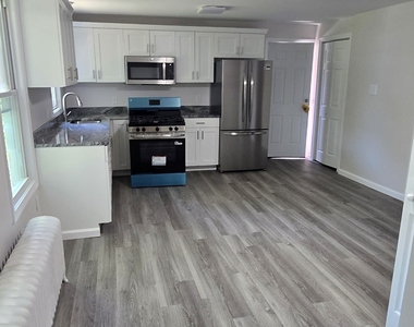 79 Robbins Street - Photo Thumbnail 1