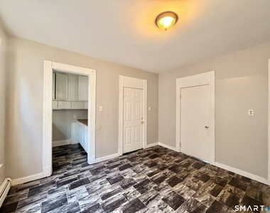 442 Poplar Street - Photo Thumbnail 2