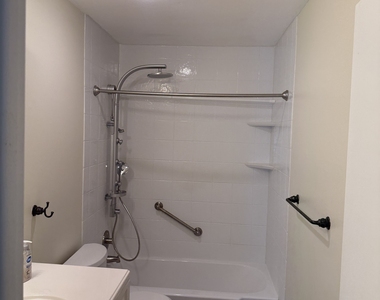 2306 Cromwell Hills Drive - Photo Thumbnail 13