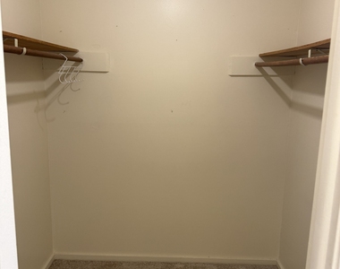 2306 Cromwell Hills Drive - Photo Thumbnail 12