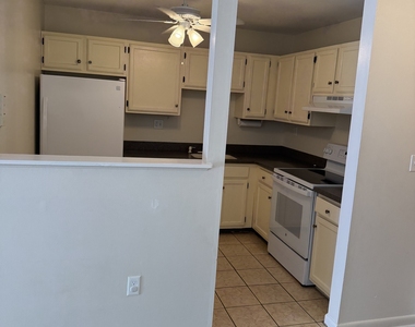 2306 Cromwell Hills Drive - Photo Thumbnail 6