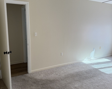 2306 Cromwell Hills Drive - Photo Thumbnail 9