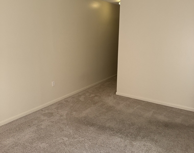 2306 Cromwell Hills Drive - Photo Thumbnail 7