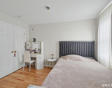211 Main Street - Photo Thumbnail 4