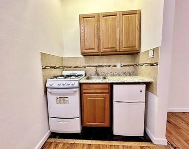 411 West 54th Street - Photo Thumbnail 8