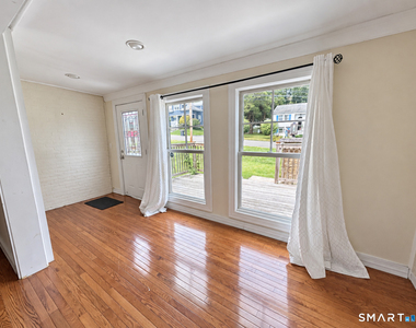 112 Ochsner Place - Photo Thumbnail 4