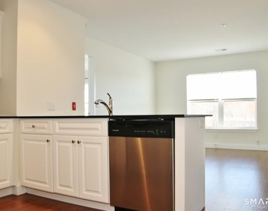 947 Hope Street - Photo Thumbnail 14
