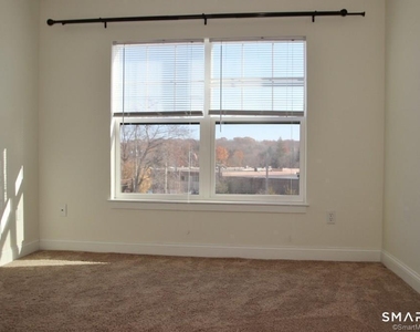947 Hope Street - Photo Thumbnail 9