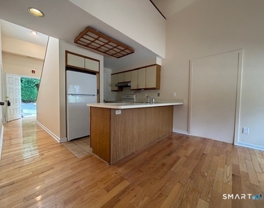 454 Main Avenue - Photo Thumbnail 4