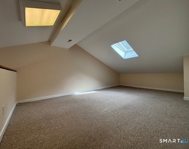 454 Main Avenue - Photo Thumbnail 11