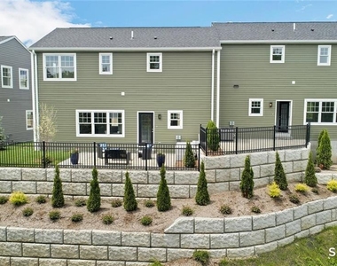 8 View Street - Photo Thumbnail 15