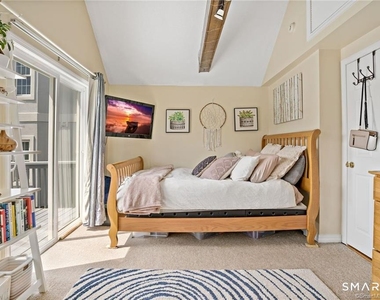 210 Broadway - Photo Thumbnail 16