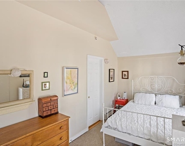 210 Broadway - Photo Thumbnail 20