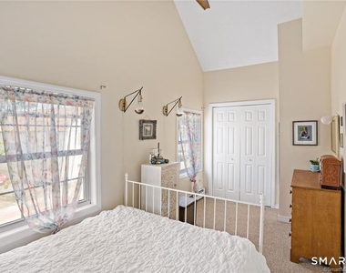 210 Broadway - Photo Thumbnail 19