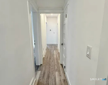 695 Laurel Avenue - Photo Thumbnail 6