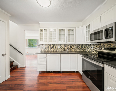 232 Oakville Avenue - Photo Thumbnail 7