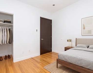 7 West 108th Street - Photo Thumbnail 3