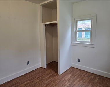 318 Fairview Ave - Photo Thumbnail 12