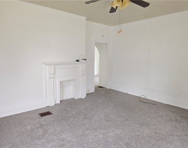 318 Fairview Ave - Photo Thumbnail 7