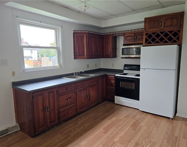 318 Fairview Ave - Photo Thumbnail 1