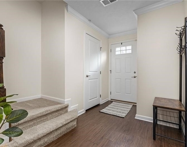 118 Arbor Trail Drive - Photo Thumbnail 1