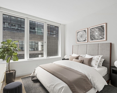 West 60th Street - Photo Thumbnail 5