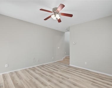 10191 Deep Glen Street - Photo Thumbnail 6