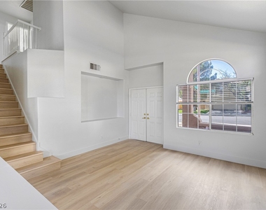 10416 Horseback Ridge Avenue - Photo Thumbnail 8
