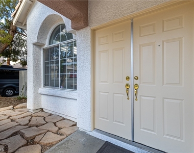 10416 Horseback Ridge Avenue - Photo Thumbnail 4
