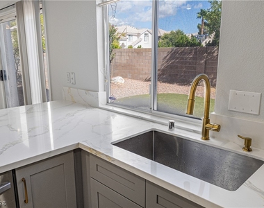 10416 Horseback Ridge Avenue - Photo Thumbnail 14