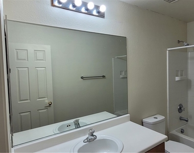9229 Millikan Avenue - Photo Thumbnail 10