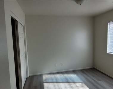 9229 Millikan Avenue - Photo Thumbnail 6