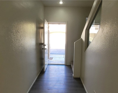 9229 Millikan Avenue - Photo Thumbnail 7