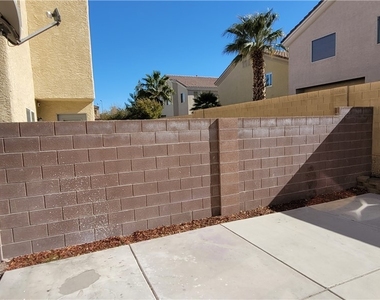 9229 Millikan Avenue - Photo Thumbnail 13