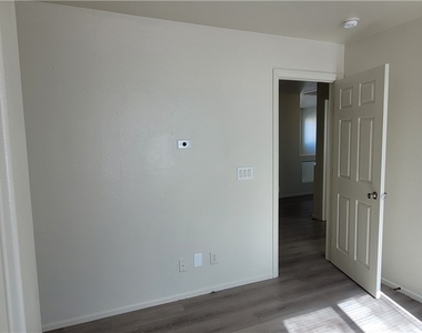 9229 Millikan Avenue - Photo Thumbnail 3