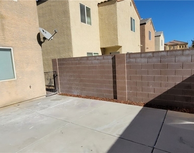 9229 Millikan Avenue - Photo Thumbnail 18
